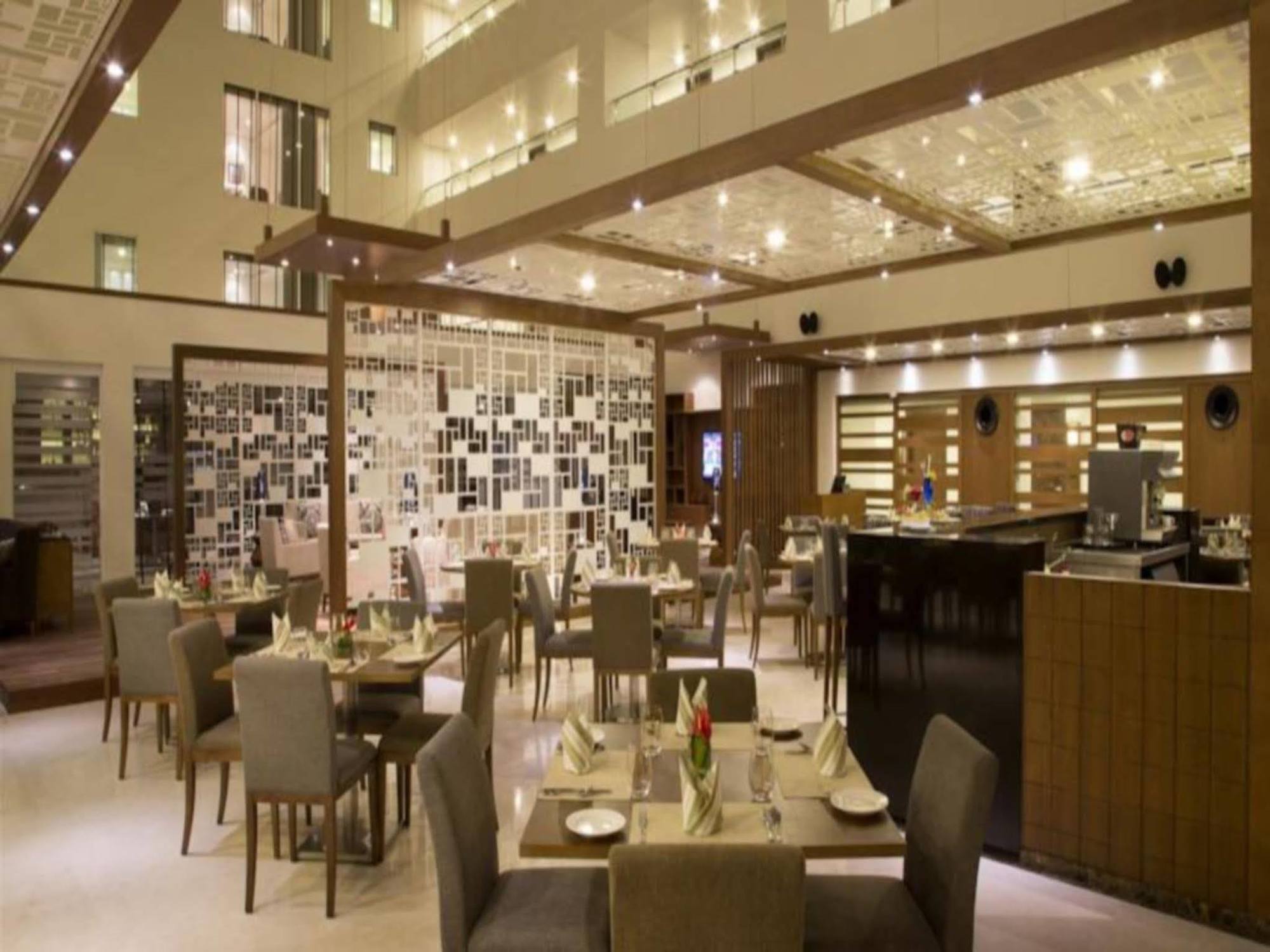 โอ๊ควูด เรซิเดนซ์ เพรสทีจ ไวท์ฟิลด์ Hotel บังกาลอร์ ภายนอก รูปภาพ